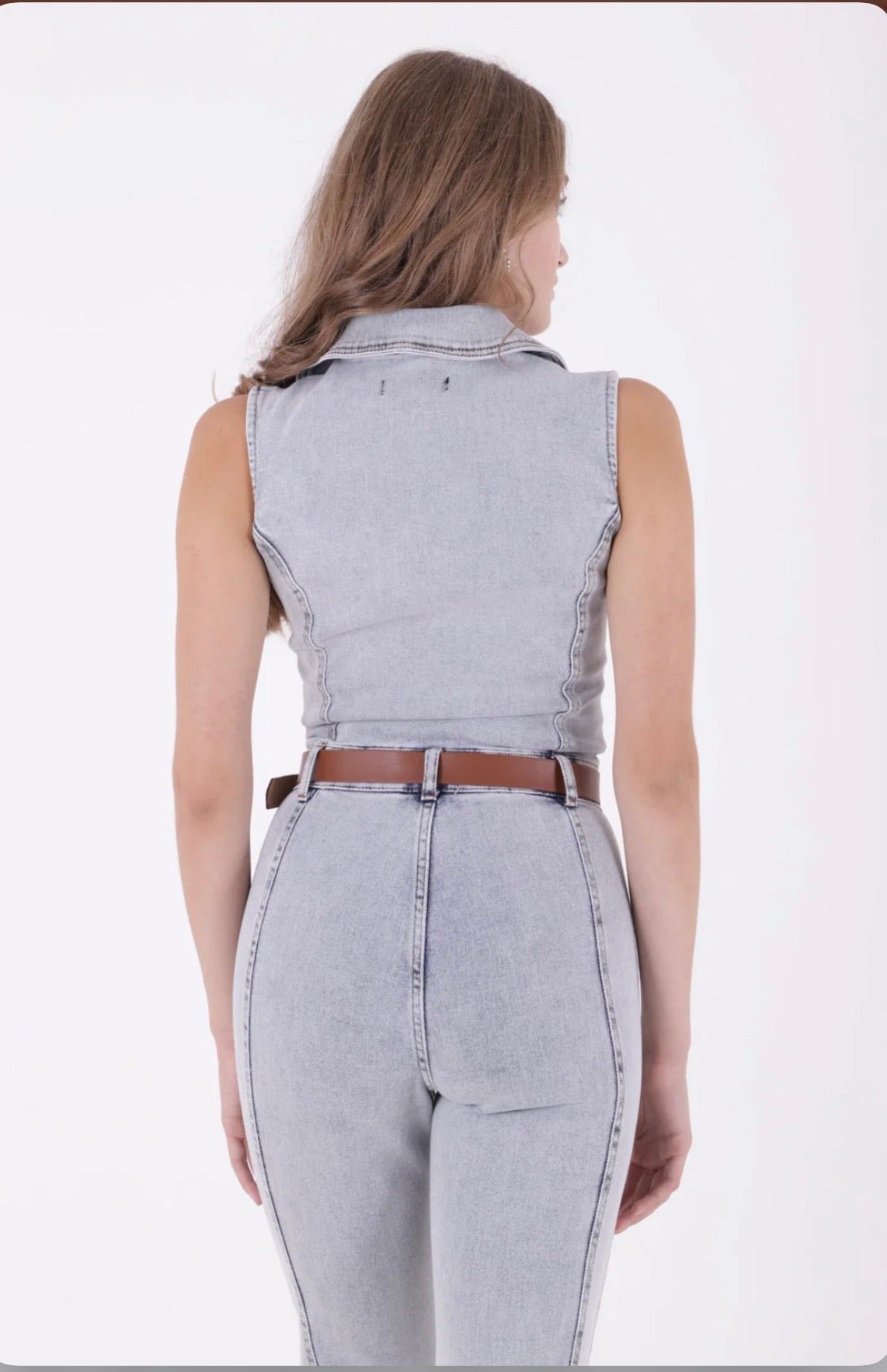 SLEEVELESS DENIM JUMPSUIT WITH ZIPPER AND BELT